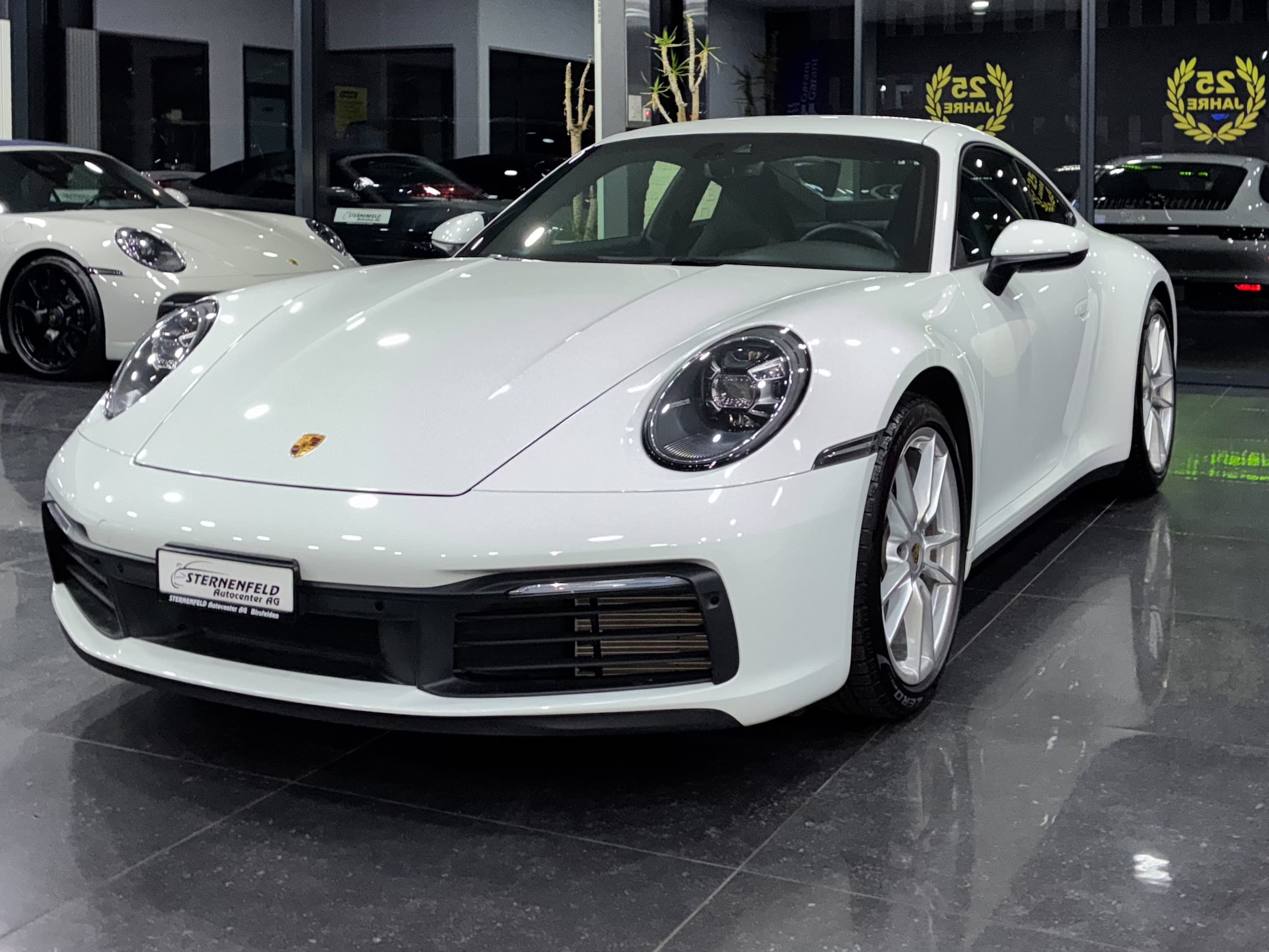 Porsche 911 Carrera 4 PDK — Occasion bei Sternenfeld Autocenter, Birsfelden