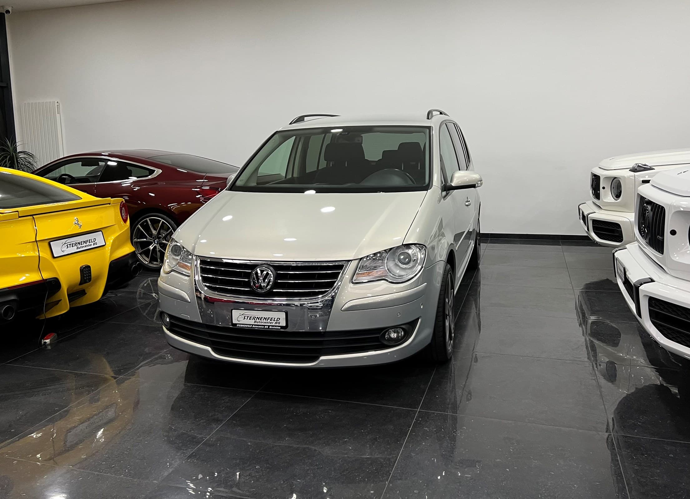VW Touran 1.4 TSI Trendline — Occasion bei Sternenfeld Autocenter, Birsfelden