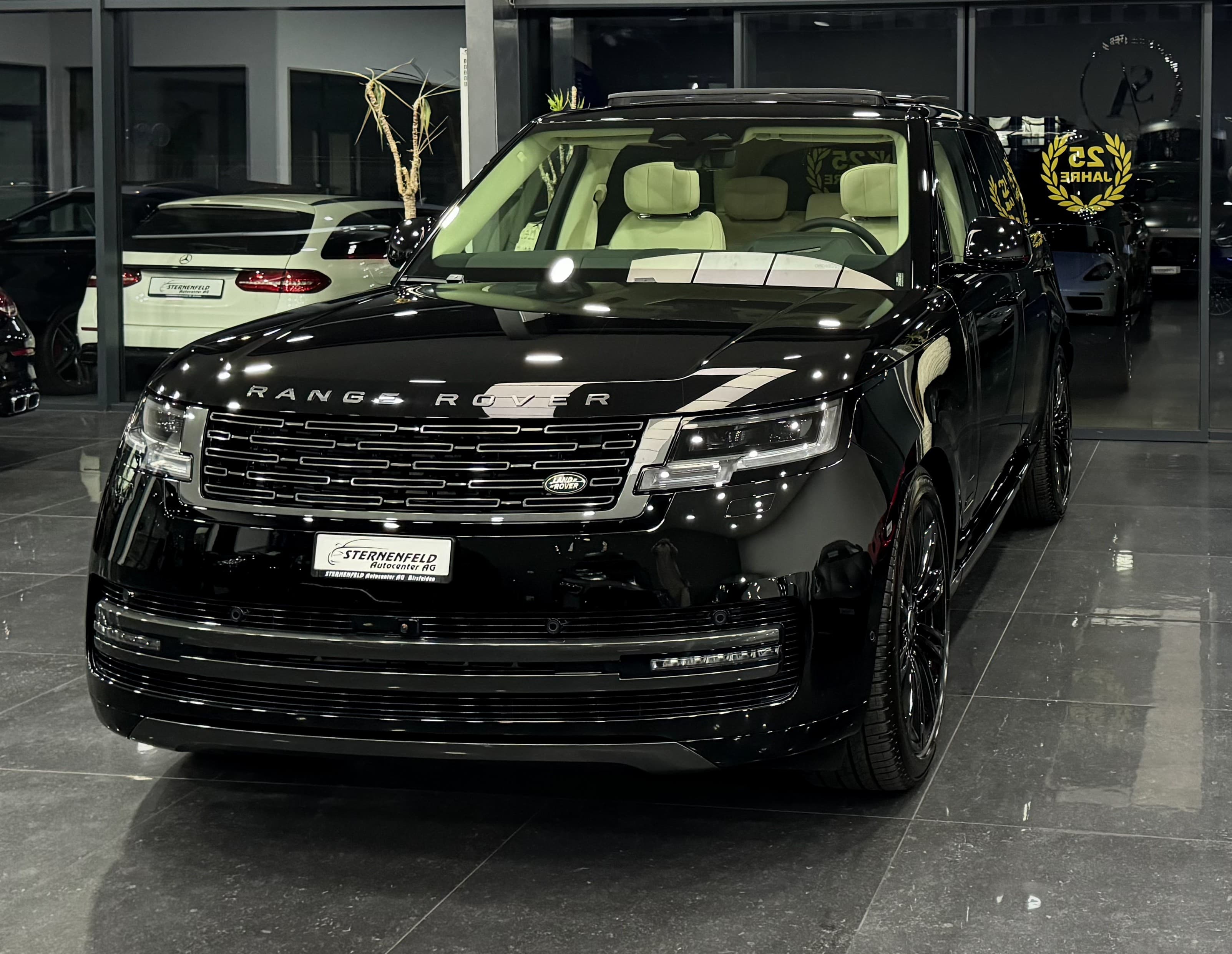 Land Rover Range Rover D350 3.0D I6 MHEV Autobiography Automatic — Occasion bei Sternenfeld Autocenter, Birsfelden