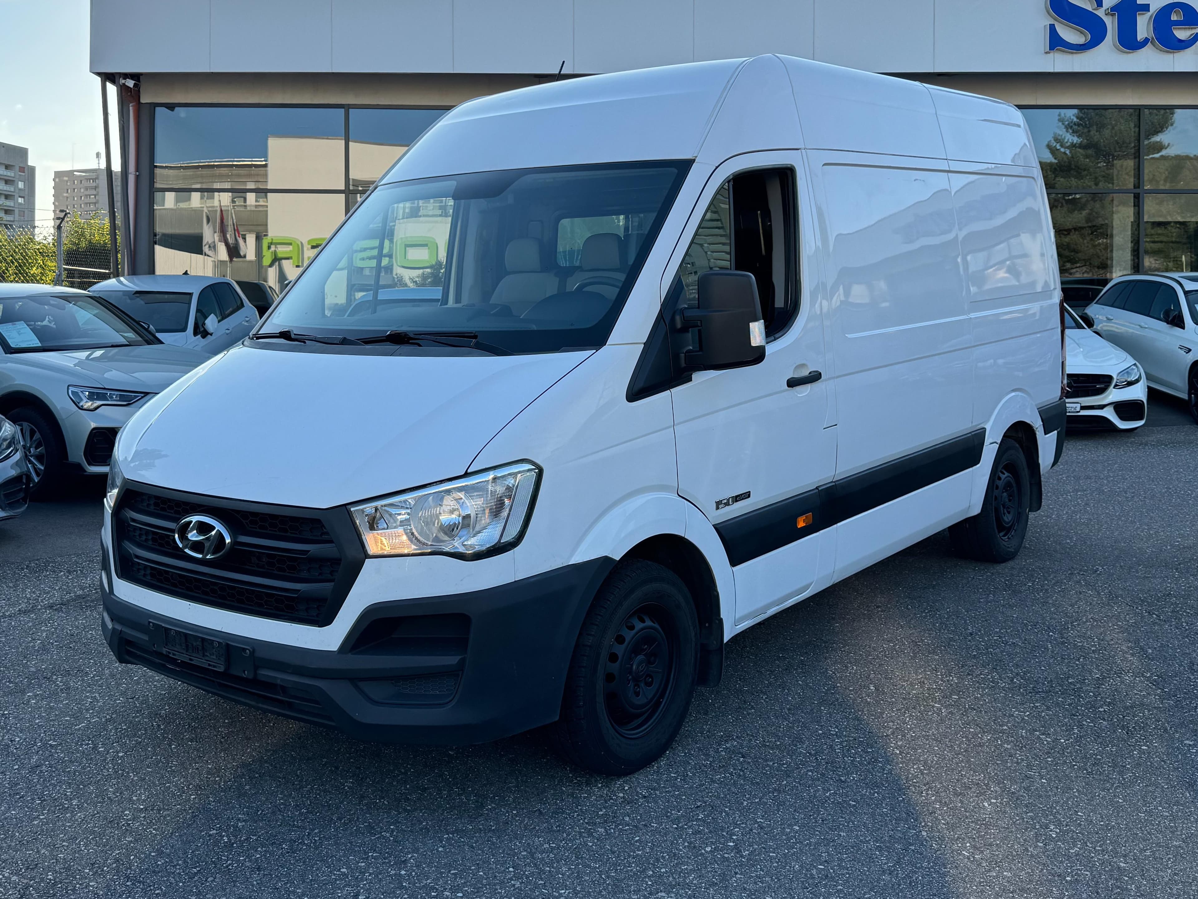 Hyundai H350 2.5 CRDi Origo L1 — Occasion bei Sternenfeld Autocenter, Birsfelden