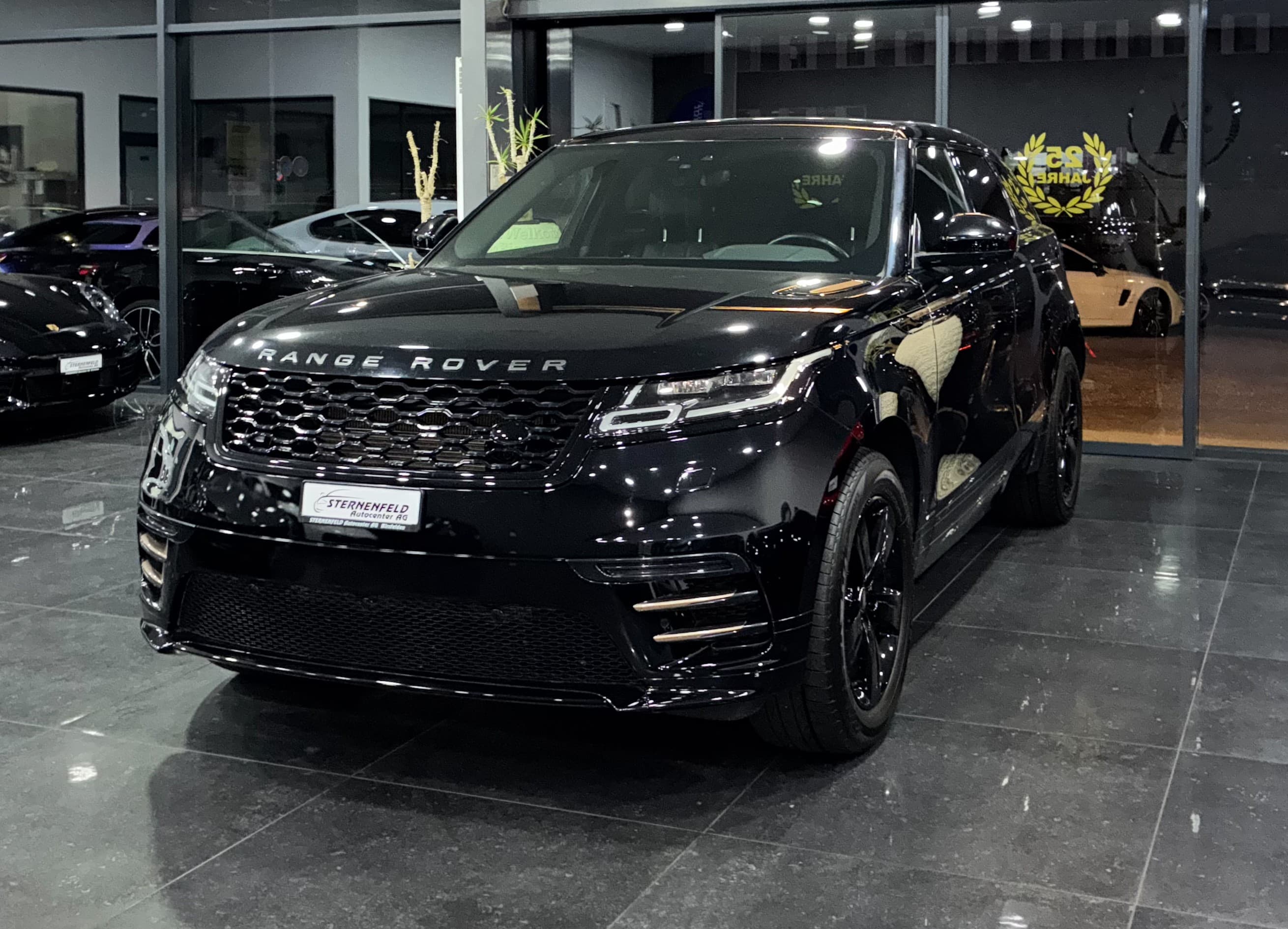 Land Rover Range Rover Velar R-Dynamic D 180 S Automatic — Occasion bei Sternenfeld Autocenter, Birsfelden