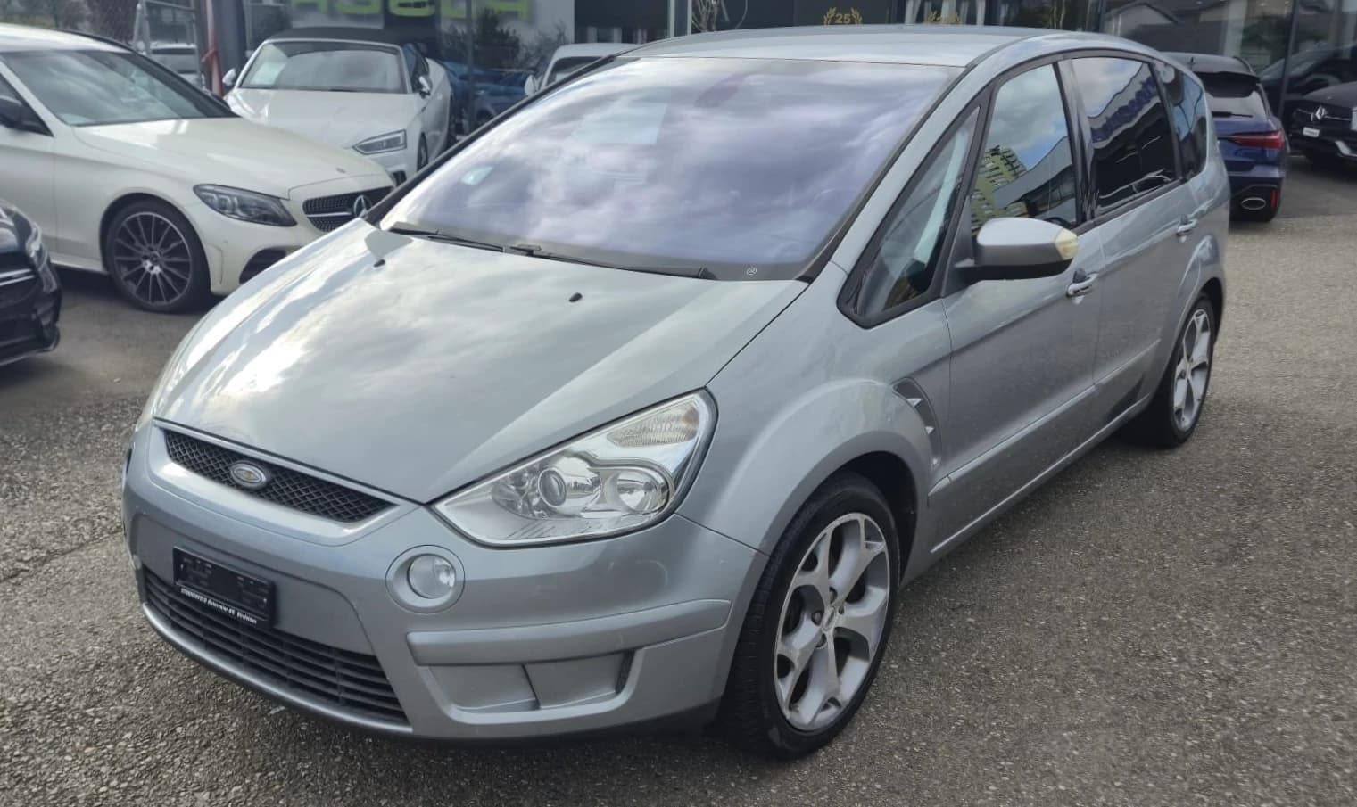 Ford S-Max 2.0 TDCi Titanium Automatic — Occasion bei Sternenfeld Autocenter, Birsfelden